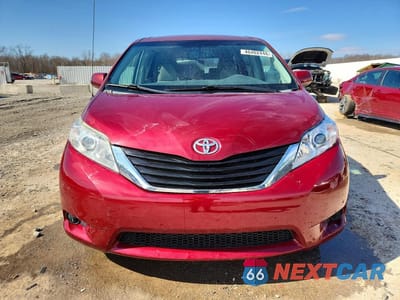 Piąte zdjęcie samochodu w środku: 2014 TOYOTA SIENNA LE 8-PASSENGER VIN:5TDKK3DC7ES497822 - miniatura