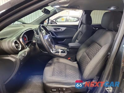 Zdjęcie 7 z 12 samochodu: 2019 CHEVROLET BLAZER 2LT VIN:3GNKBGRS8KS596123 - miniatura