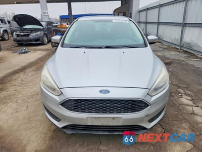 Piąte zdjęcie samochodu w środku: 2016 FORD FOCUS SE VIN:1FADP3F21GL215621 - miniatura