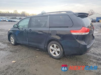 Drugie zdjęcie samochodu z przodu: 2014 TOYOTA SIENNA LE 8-PASSENGER VIN:5TDKK3DCXES485230 - miniatura