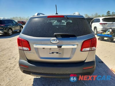 Zdjęcie 6 z 12 samochodu: 2011 KIA SORENTO LX VIN:5XYKT4A18BG103016 - miniatura