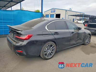 Trzecie zdjęcie samochodu z tyłu: 2020 BMW 330I VIN:3MW5R1J03L8B23878 - miniatura