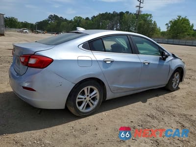 Trzecie zdjęcie samochodu z tyłu: 2018 CHEVROLET CRUZE LT VIN:1G1BE5SM3J7164187 - miniatura