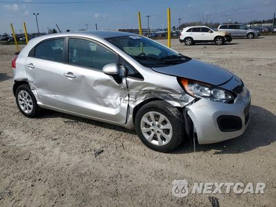 Czwarte zdjęcie samochodu z boku: 2015 KIA RIO 5-DOOR EX VIN:KNADN5A33F6443660 - miniatura
