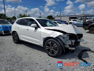 Czwarte zdjęcie samochodu z boku: 2019 VOLVO XC60 T5 MOMENTUM VIN:LYV102DK9KB376441 - miniatura