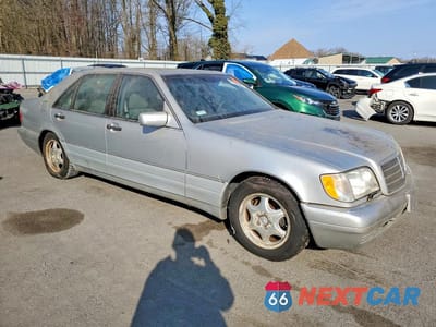 Czwarte zdjęcie samochodu z boku: 1997 MERCEDES-BENZ S 320 VIN:WDBGA33G6VA347676 - miniatura
