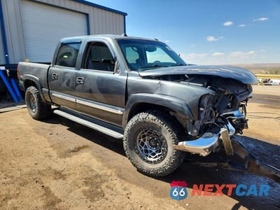 Czwarte zdjęcie samochodu z boku: 2005 GMC NEW SIERRA K1500 VIN:2GTEK13T751155328 - miniatura