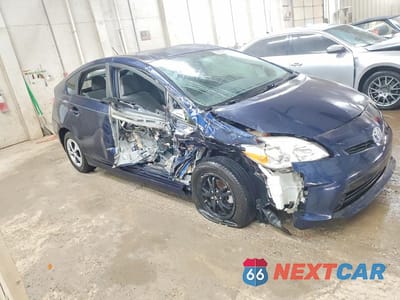 Czwarte zdjęcie samochodu z boku: 2015 TOYOTA PRIUS TWO VIN:JTDKN3DU0F1873999 - miniatura