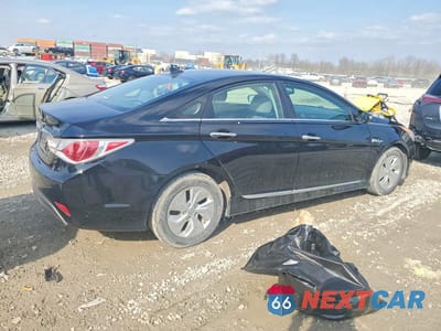 Trzecie zdjęcie samochodu z tyłu: 2015 HYUNDAI SONATA HYBRID BASE VIN:KMHEC4A4XFA125222 - miniatura