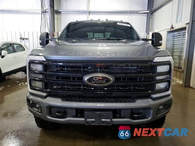 Piąte zdjęcie samochodu w środku: 2024 FORD F350 SUPER DUTY VIN:1FT8W3BN8REE06393 - miniatura