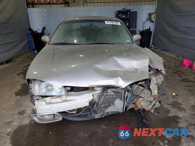 Piąte zdjęcie samochodu w środku: 2002 MAZDA 626 ES VIN:1YVGF22D625294173 - miniatura