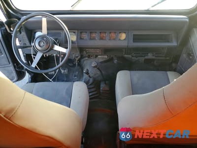 Zdjęcie 8 z 13 samochodu: 1995 JEEP WRANGLER / YJ S VIN:1J4FY19P2SP289461 - miniatura