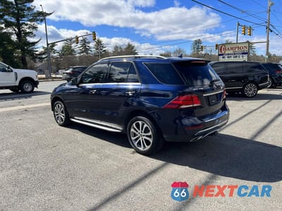 Trzecie zdjęcie samochodu z tyłu: 2019 MERCEDES-BENZ GLE 400 4MATIC VIN:4JGDA5GB2KB216213 - miniatura