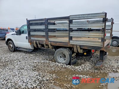 Drugie zdjęcie samochodu z przodu: 2013 FORD F350 SUPER DUTY FLATBED TRUCK VIN:1FDRF3G66DEA86761 - miniatura