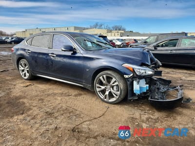 Czwarte zdjęcie samochodu z boku: 2019 INFINITI Q70L 3.7 LUXE VIN:JN1BY1PR2KM725156 - miniatura