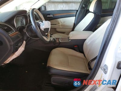 Zdjęcie 7 z 12 samochodu: 2016 CHRYSLER 300C PLATINUM VIN:2C3CCAPG2GH343609 - miniatura