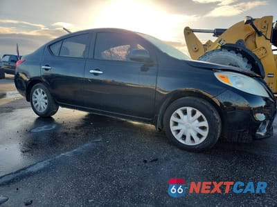 Czwarte zdjęcie samochodu z boku: 2012 NISSAN VERSA 1.6 S VIN:3N1CN7AP8CL908130 - miniatura