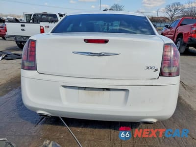 Zdjęcie 6 z 12 samochodu: 2014 CHRYSLER 300 S VIN:2C3CCABG0EH373230 - miniatura