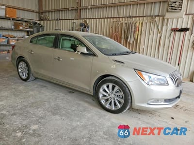 Czwarte zdjęcie samochodu z boku: 2016 BUICK LACROSSE VIN:1G4GB5G36GF179735 - miniatura