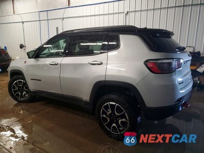 Drugie zdjęcie samochodu z przodu: 2025 JEEP COMPASS TRAILHAWK VIN:3C4NJDDN9ST556572 - miniatura