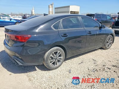 Trzecie zdjęcie samochodu z tyłu: 2023 KIA FORTE LXS VIN:3KPF24AD7PE658249 - miniatura