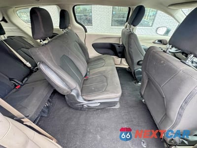 Zdjęcie 6 z 10 samochodu: 2019 CHRYSLER PACIFICA L VIN:2C4RC1AG5KR532627 - miniatura