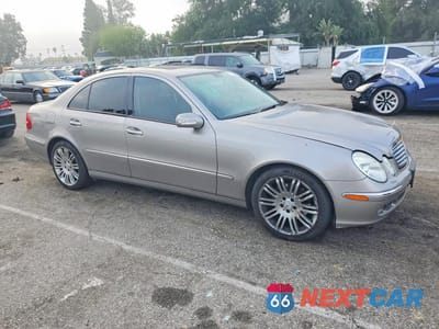 Czwarte zdjęcie samochodu z boku: 2006 MERCEDES-BENZ E 350 VIN:WDBUF56J76A792341 - miniatura