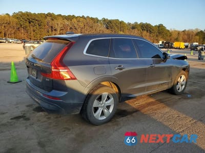Trzecie zdjęcie samochodu z tyłu: 2022 VOLVO XC60 B5 MOMENTUM VIN:YV4L12RK5N1035772 - miniatura