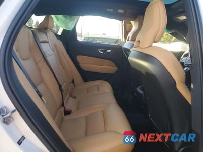 Zdjęcie 10 z 11 samochodu: 2020 VOLVO XC60 T5 MOMENTUM VIN:YV4102RK0L1565347 - miniatura