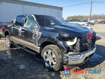 Czwarte zdjęcie samochodu z boku: 2023 FORD F150 SUPERCREW VIN:1FTFW1E82PFB03585 - miniatura