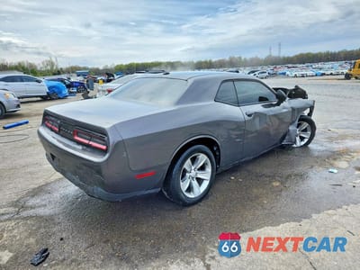 Trzecie zdjęcie samochodu z tyłu: 2017 DODGE CHALLENGER SXT VIN:2C3CDZAG7HH665703 - miniatura