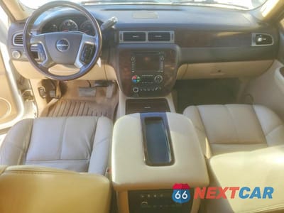 Zdjęcie 8 z 13 samochodu: 2008 GMC YUKON XL DENALI VIN:1GKFK66838J208095 - miniatura