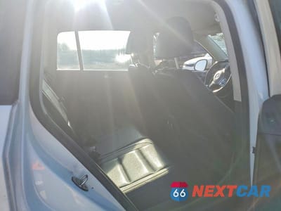 Zdjęcie 11 z 12 samochodu: 2016 VOLKSWAGEN TIGUAN S VIN:WVGBV7AX3GW524163 - miniatura