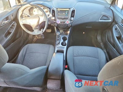 Zdjęcie 8 z 12 samochodu: 2018 CHEVROLET CRUZE LT VIN:1G1BE5SM1J7108409 - miniatura