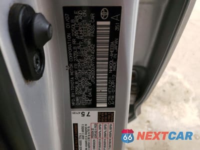 Zdjęcie 12 z 12 samochodu: 2007 TOYOTA PRIUS BASE VIN:JTDKB20U977614242 - miniatura