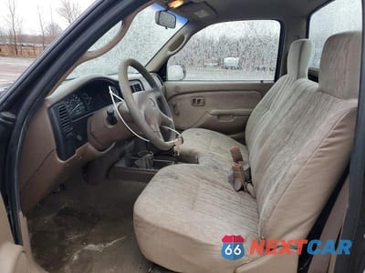 Zdjęcie 7 z 11 samochodu: 2002 TOYOTA TACOMA BASE VIN:5TENL42N42Z143923 - miniatura