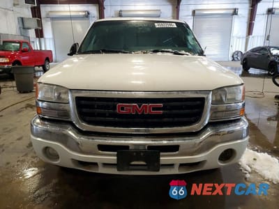 Piąte zdjęcie samochodu w środku: 2003 GMC NEW SIERRA K1500 VIN:1GTEK19T33E288915 - miniatura