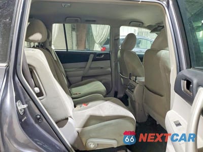 Zdjęcie 11 z 13 samochodu: 2011 TOYOTA HIGHLANDER BASE VIN:5TDBK3EH3BS060406 - miniatura