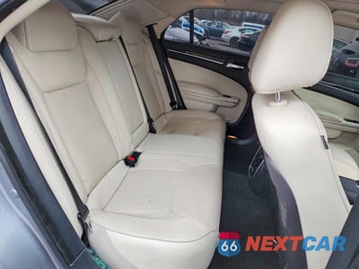 Zdjęcie 10 z 12 samochodu: 2016 CHRYSLER 300C VIN:2C3CCAEG1GH128340 - miniatura