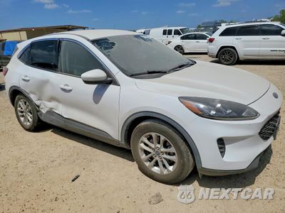 Czwarte zdjęcie samochodu z boku: 2020 FORD ESCAPE SE VIN:1FMCU0G68LUC46976 - miniatura