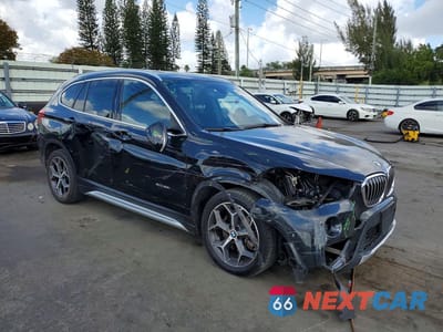 Czwarte zdjęcie samochodu z boku: 2018 BMW X1 XDRIVE28I VIN:WBXHT3C30J5K28735 - miniatura