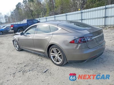 Drugie zdjęcie samochodu z przodu: 2015 TESLA MODEL S VIN:5YJSA1E18FF104131 - miniatura