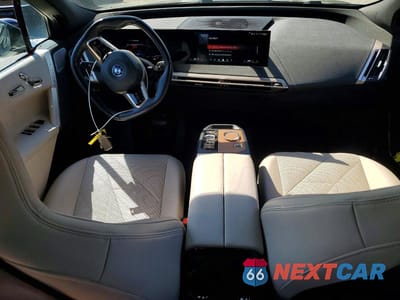 Zdjęcie 8 z 13 samochodu: 2024 BMW IX M60 VIN:WB533CF06RCR10630 - miniatura