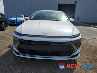 Piąte zdjęcie samochodu w środku: 2025 HYUNDAI SONATA SEL VIN:KMHL64JA4SA428480 - miniatura