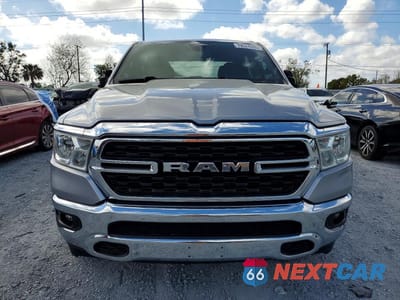 Piąte zdjęcie samochodu w środku: 2022 RAM 1500 BIG HORN VIN:1C6RRFFG3NN174599 - miniatura