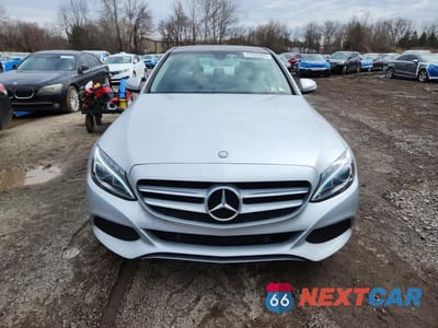 Piąte zdjęcie samochodu w środku: 2015 MERCEDES-BENZ C 300 4MATIC VIN:55SWF4KB5FU096411 - miniatura