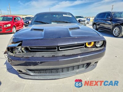 Piąte zdjęcie samochodu w środku: 2019 DODGE CHALLENGER SXT VIN:2C3CDZAG6KH694262 - miniatura