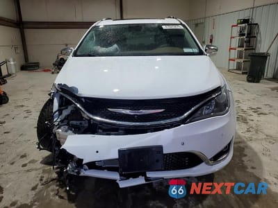 Piąte zdjęcie samochodu w środku: 2017 CHRYSLER PACIFICA LIMITED VIN:2C4RC1GG8HR670520 - miniatura