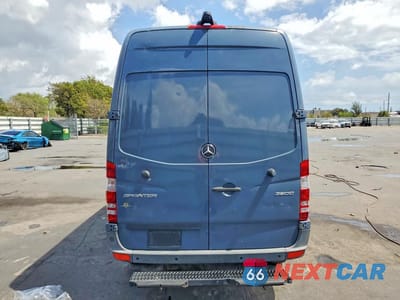 Zdjęcie 6 z 11 samochodu: 2018 MERCEDES BENZ SPRINTER 2500 DELIVERY VAN VIN:WD3PE7CD5JP647813 - miniatura