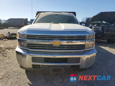 Piąte zdjęcie samochodu w środku: 2016 CHEVROLET SILVERADO DUMP TRUCK VIN:1GB4KYCG1GF187778 - miniatura